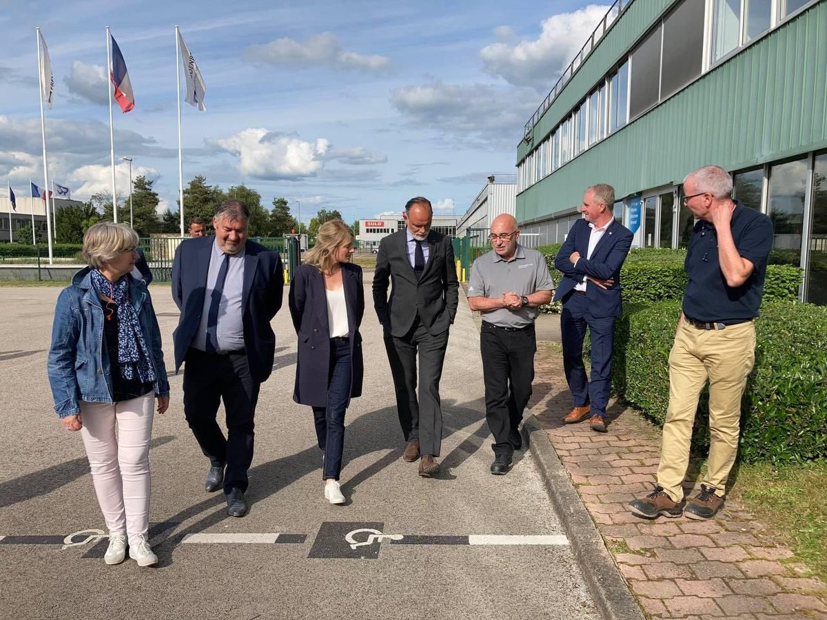 EPhilippe_LH's tweet photo. En Marne et en Haute-Marne pour soutenir @xavieralbertini, @Lise_Magnier, @DeborahDaval et @b_abba. #Legislatives2022 https://t.co/KxgN1pVxWE