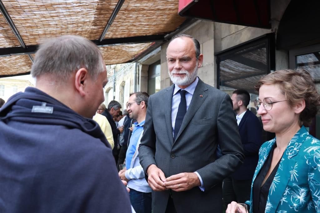 EPhilippe_LH's tweet photo. En Marne et en Haute-Marne pour soutenir @xavieralbertini, @Lise_Magnier, @DeborahDaval et @b_abba. #Legislatives2022 https://t.co/KxgN1pVxWE