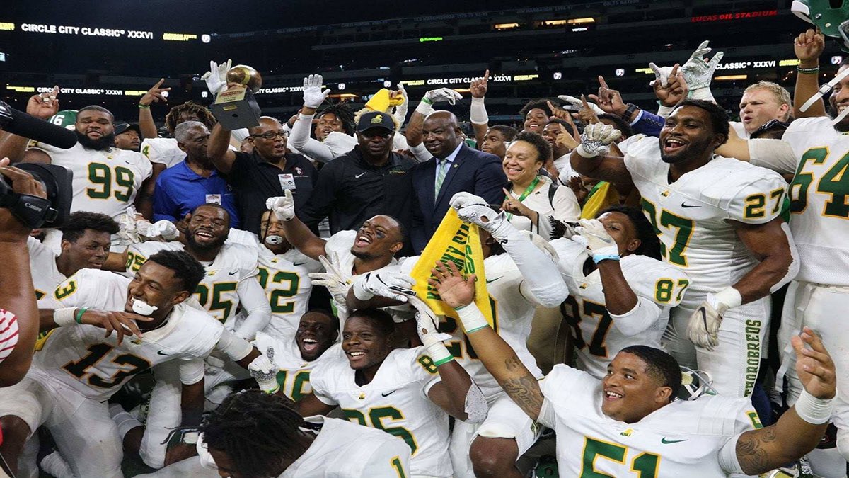 After a great conversation with <a href="/coachviger/">Coach Viger</a> I am excited and blessed to receive my 2nd offer from Kentucky State University!!! <a href="/RogerBaconFB/">Roger Bacon Football</a> <a href="/937FBinsider/">937 Football Insider</a> <a href="/KYSUFB/">Kentucky State University Football</a>