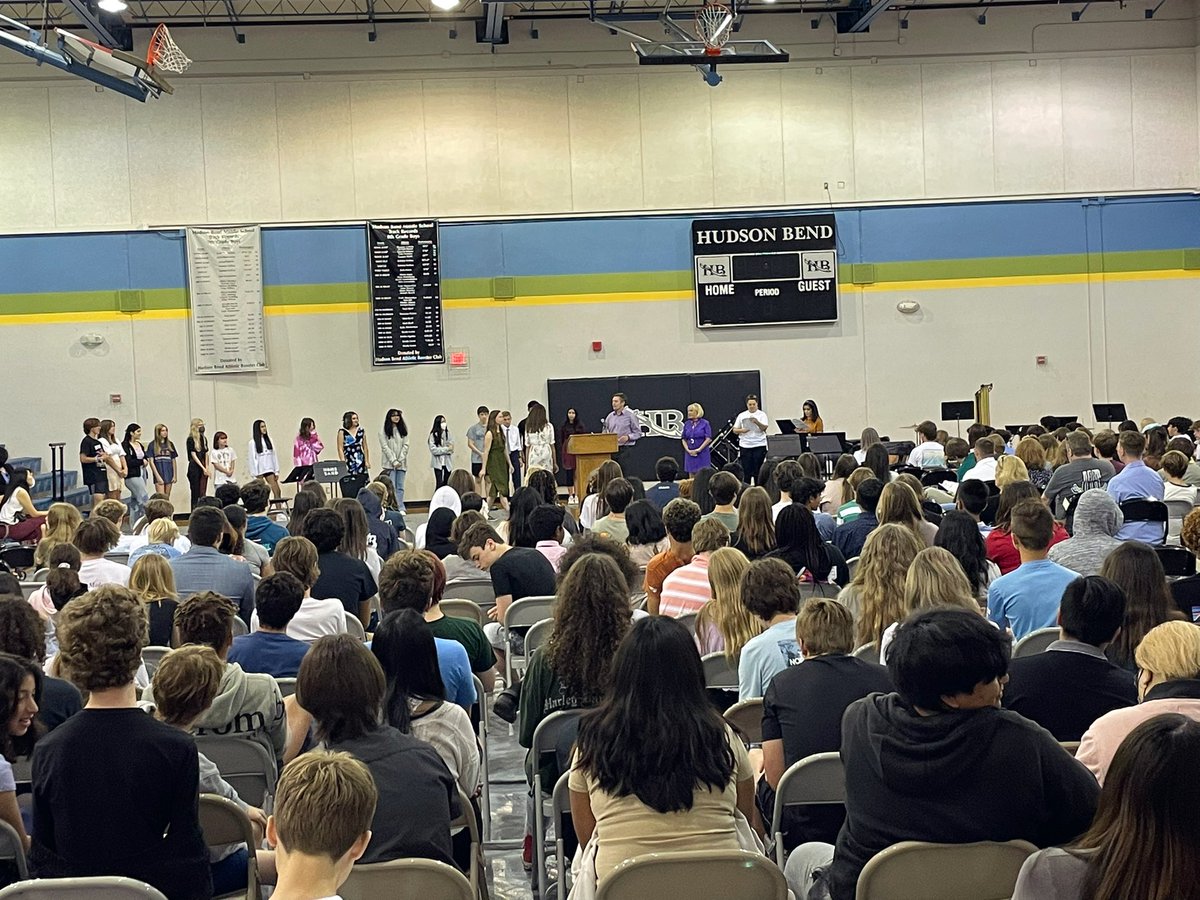 Today’s 8th Grade Breakfast & End-of-Year Awards Ceremony was a wonderful way to send off our Bucs 🥳 We so enjoyed celebrating their year of accomplishments 👏🏻👏🏻👏🏻 @HudsonBendMS @ltisdschools #OnceABucAlwaysABuc 🏴‍☠️