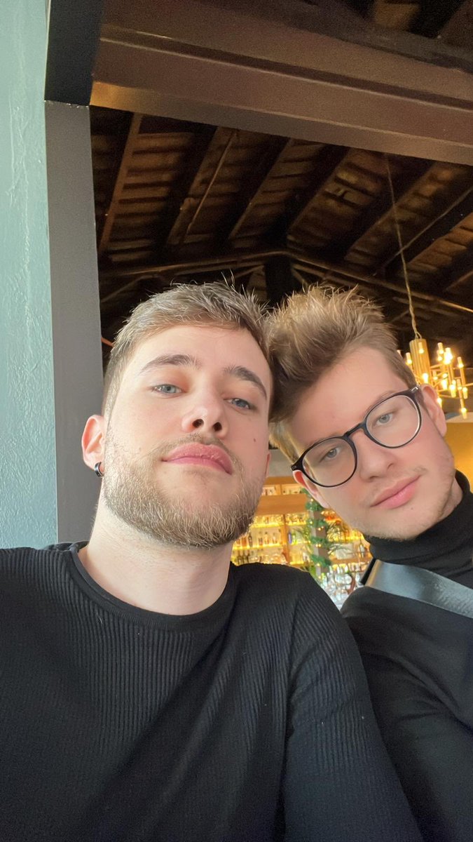 lu ME FUIII tweet media