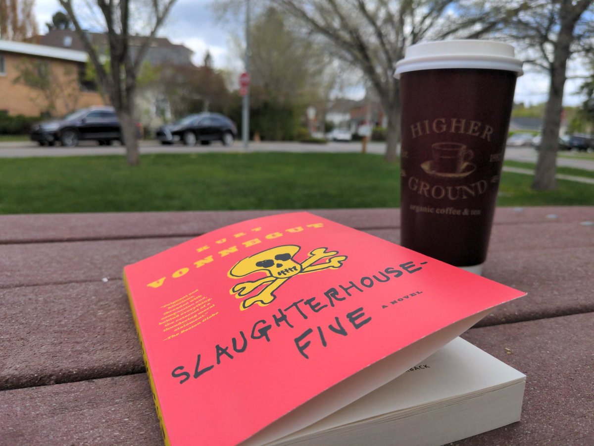 DrewStremick's tweet photo. I really enjoyed #SirensOfTitan when I read it years ago. Kurt Vonneguts style, and humour is something I really enjoy. So today I picked up #SlaughterHouseFive and I'm already loving it. #ReadaBook #TimeToMyself #yyc #Park #FeelsGoodMan https://t.co/AAiO2BIhtu