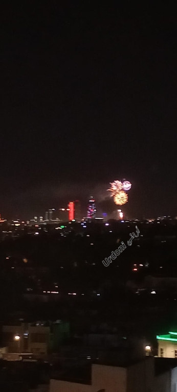 Urdoni's tweet photo. إطلاق ألعاب نارية احتفالا بعيد الاستقلال
#عيد_الاستقلال_76 #Independence76 #استقلال_الأردن #أردني #Urdoni https://t.co/PyYfQtXOg4