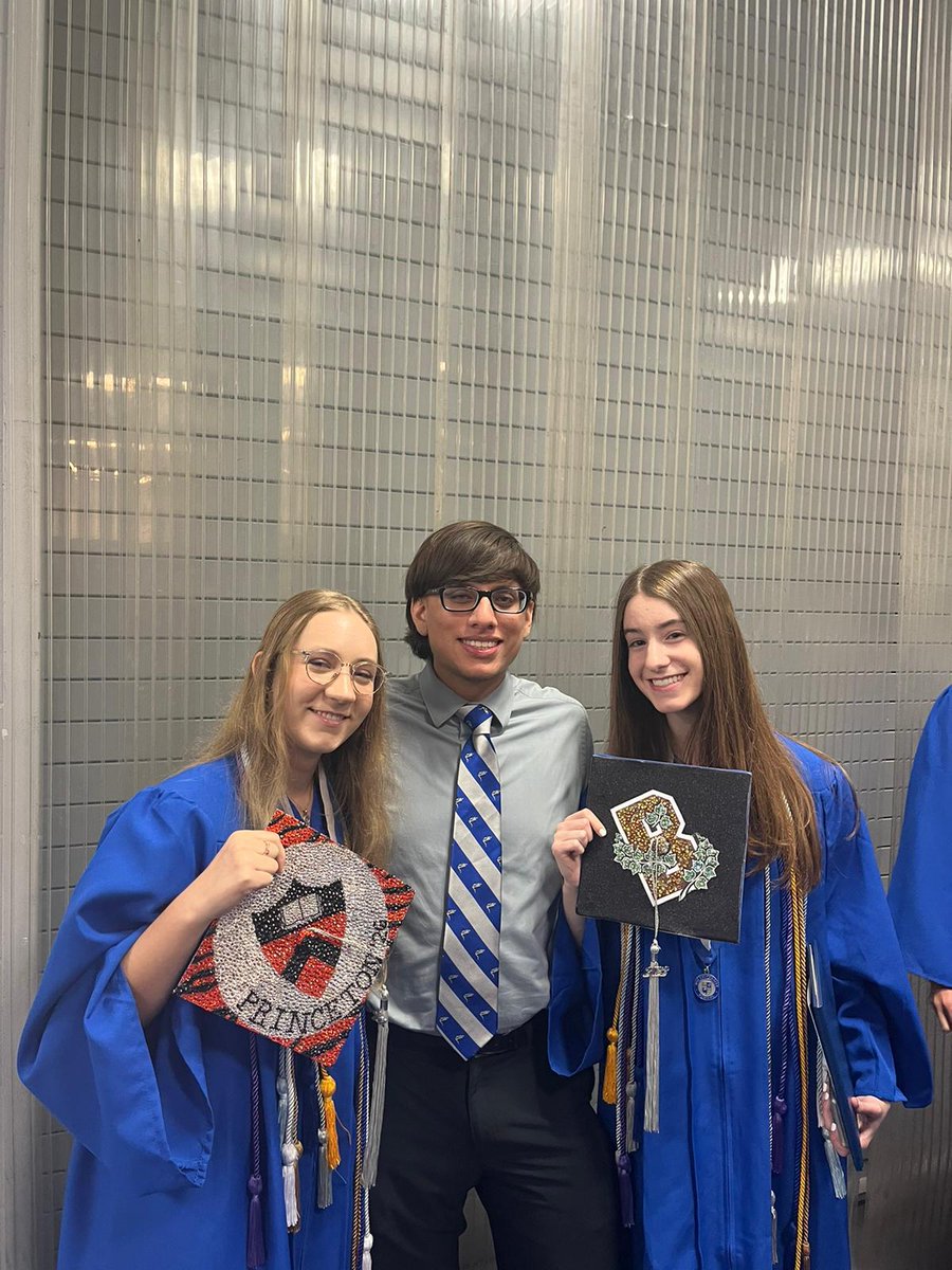 WilfordMiranda4's tweet photo. HOSA has grown so much this year with the wonderful help of my Co-presidents and officers. I know wherever they go next, they will shatter all expectations! https://t.co/V8QmY0kQNC