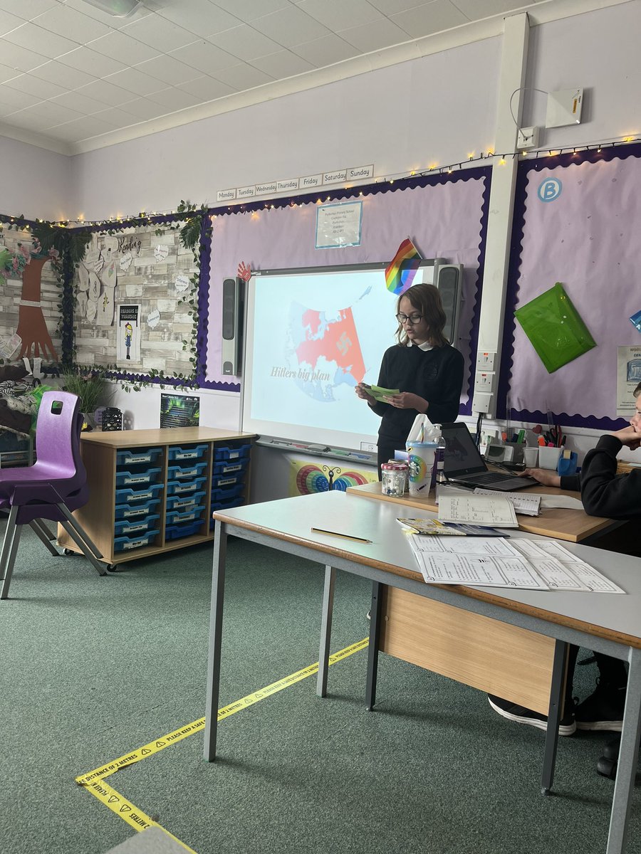 Portyschool's tweet photo. P7CR have been presenting their personal research about the topic of conflict. There was lots of interesting facts shared along with presentation skills learnt. #listeningandtalking #conflict #personalresearch https://t.co/WALVf1eiX4