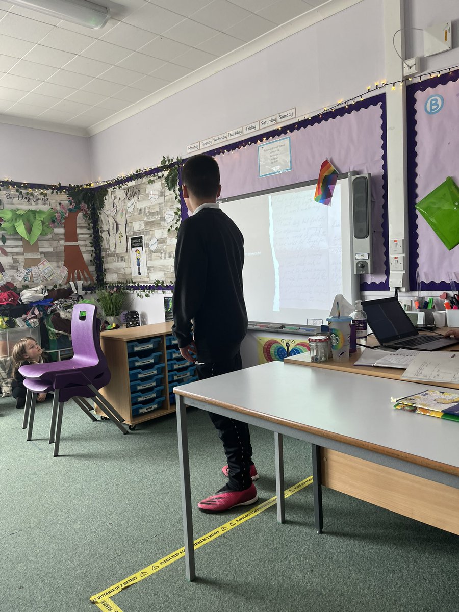 Portyschool's tweet photo. P7CR have been presenting their personal research about the topic of conflict. There was lots of interesting facts shared along with presentation skills learnt. #listeningandtalking #conflict #personalresearch https://t.co/WALVf1eiX4