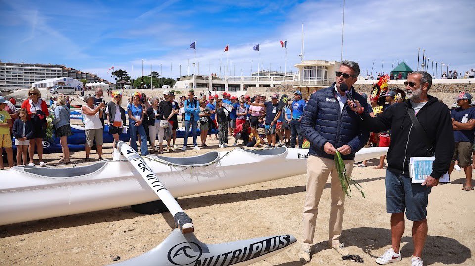 YannickMOREAU's tweet photo. C’est parti pour la #VendeeVaa 2022 !
4 jours aux rythmes et aux couleurs du #Vaa et de la culture polynésienne aux #SablesdOlonne #Vendee #PaysdelaLoire
4 jours de partage et de fête populaire après 3 années d’interruption sanitaire
💪rameurs du #teamkraken #CKCL #filleuls https://t.co/LFg2P402yQ