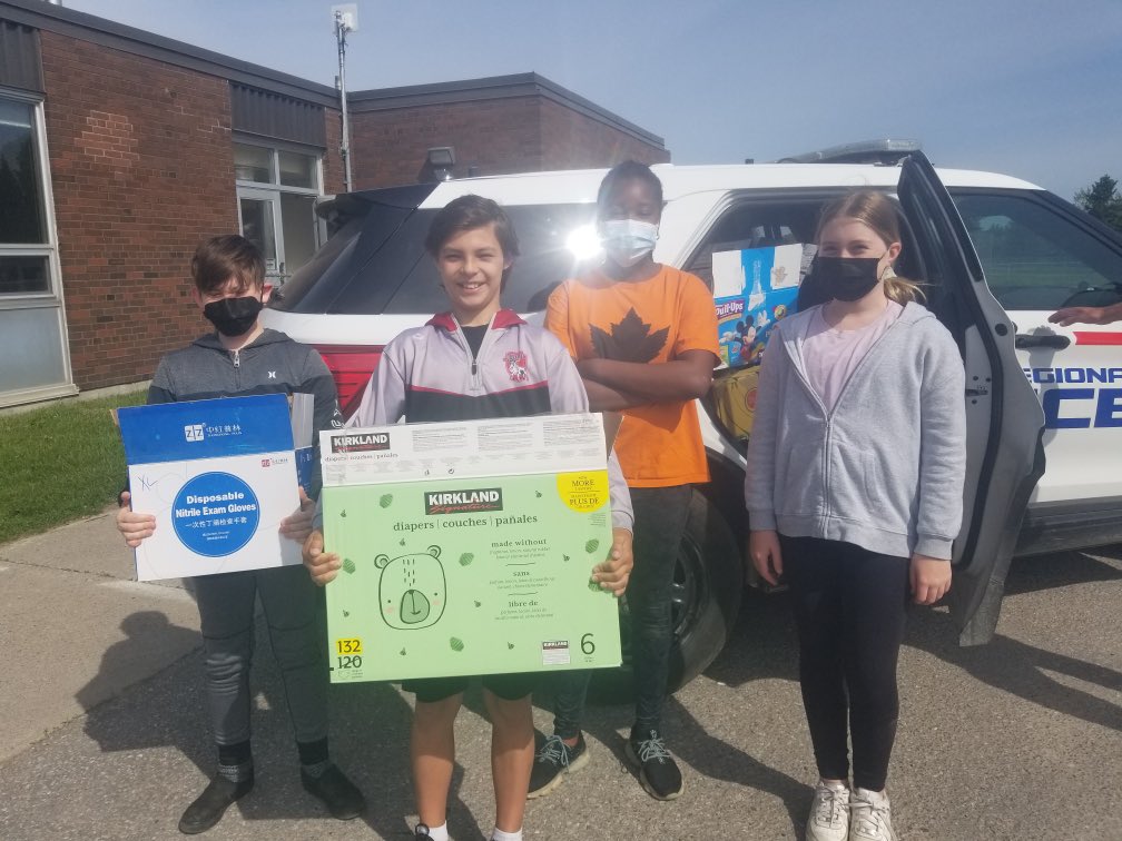 MJHobbsPS's tweet photo. Today we “Crammed a Cruiser”. Thank you to our Student Council Leaders and Staff who provided this opportunity. Thank you to the Hobbs community for your donations! https://t.co/M09CYhg6nh