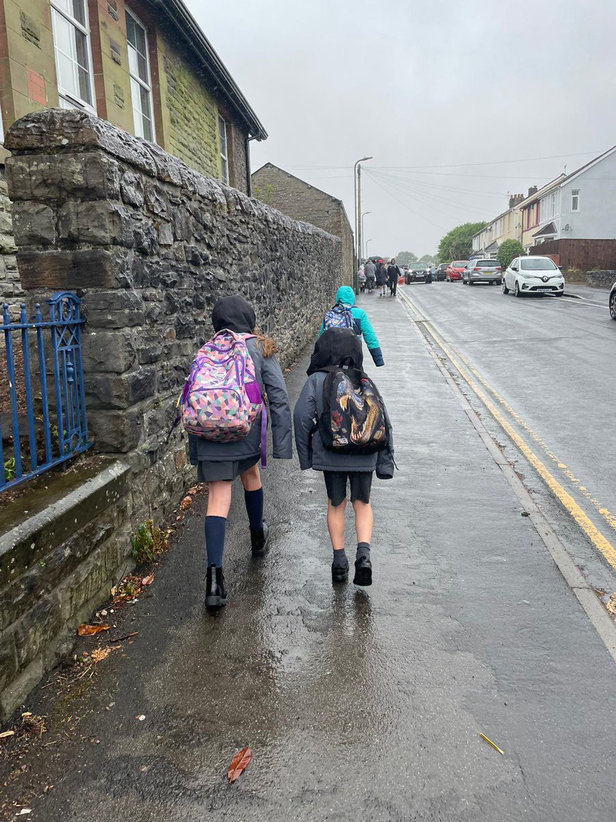 The rain couldn’t dampen the spirits on the walk to <a href="/Ysgol_y_Castell/">Ysgol y Castell</a> this morning😀 #walktoschoolweek #cerddedircastell
