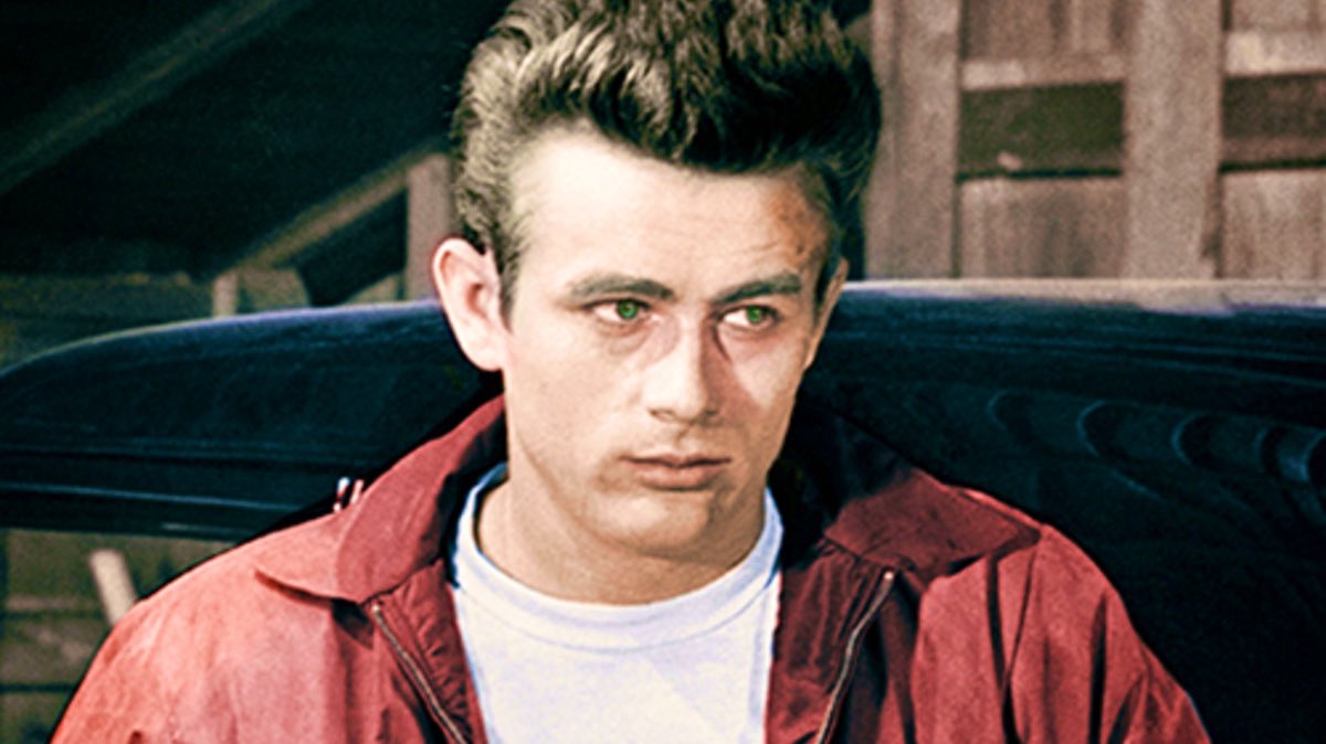 LearnMovieFacts's tweet photo. UNBELIEVABLE! We reached out to American actor and cultural icon, James Dean for his comments about the 2022 Oscar slap. After an agonizing two month wait, he replied 𝘭𝘢𝘶𝘨𝘩𝘪𝘯𝘨 𝘦𝘮𝘰𝘫𝘪 and called us “Dorks”. https://t.co/MmGXjiwisw