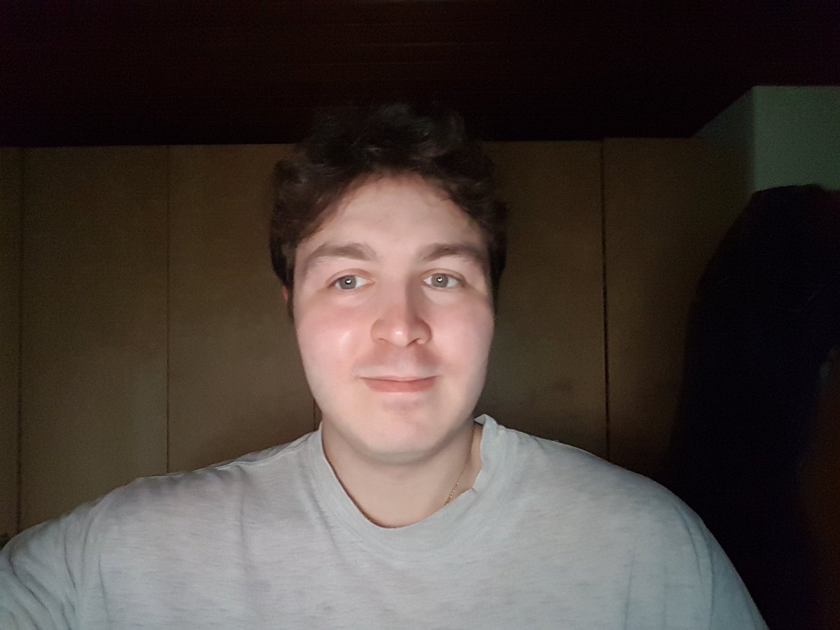 max_oberste's tweet photo. Ich habe entschlossen, mich wieder zu rasieren, weil mir ohne Bart es viel besser steht und in einem Monat lasse ich meine Haare wieder kürzer schneiden vom Friseur. Diesmal nicht in 2,3 mm, sondern ich möchte meine Haare in 4,5,6 mm schneiden lassen. 💇🏻‍♂️ https://t.co/AIpFVKAltU