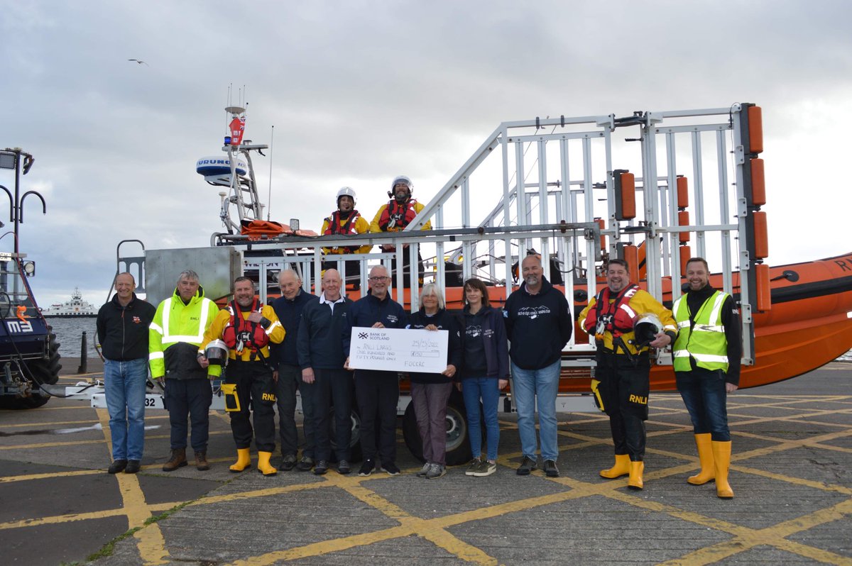 LargsRNLI's tweet photo. A massive thank you to our friends at the Firth of Clyde Coastal Rowing Club who presented us with a very kind donation this evening following our joint training session last month.
@RNLI #Largs #LargsRNLI #RNLI #Volunteers #FOCCR #Donation #ThankYou https://t.co/9n9SWEqtOF