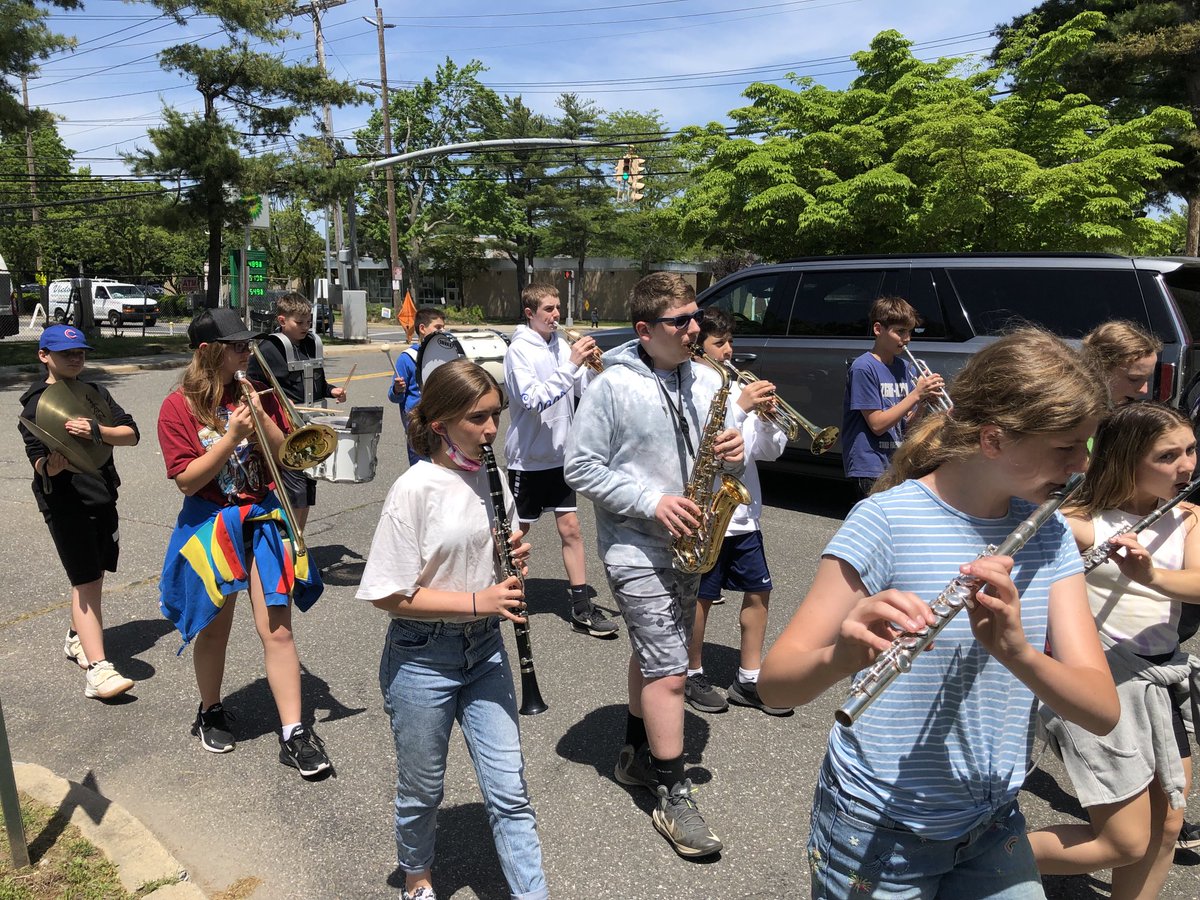 The North Shore  HS and MS bands prepare for their Memorial Day parades! The first parade in 2 years and the first time marching for many of the students! We can’t wait for Monday! ⁦<a href="/seacliffschool/">SeaCliffSchool</a>⁩ ⁦<a href="/drzublionis/">Chris Zublionis, Ed. D.</a>⁩ @NSMSBands⁩ ⁦<a href="/nshorehsband/">North Shore HS Band</a>⁩ ⁦<a href="/NSArts1/">North Shore Fine & Performing Arts</a>⁩