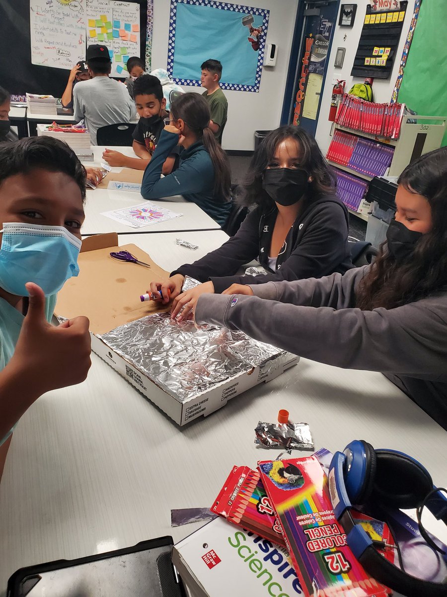 RoninTeacher's tweet photo. In darkness, we (educators) must be the light of hope.  Making solar ovens for our smores cookout next week.  @sierravistak6 #socialemotionallearning #21stcenturylearning #allmeansall #STEAM https://t.co/nzbCvxmIfr