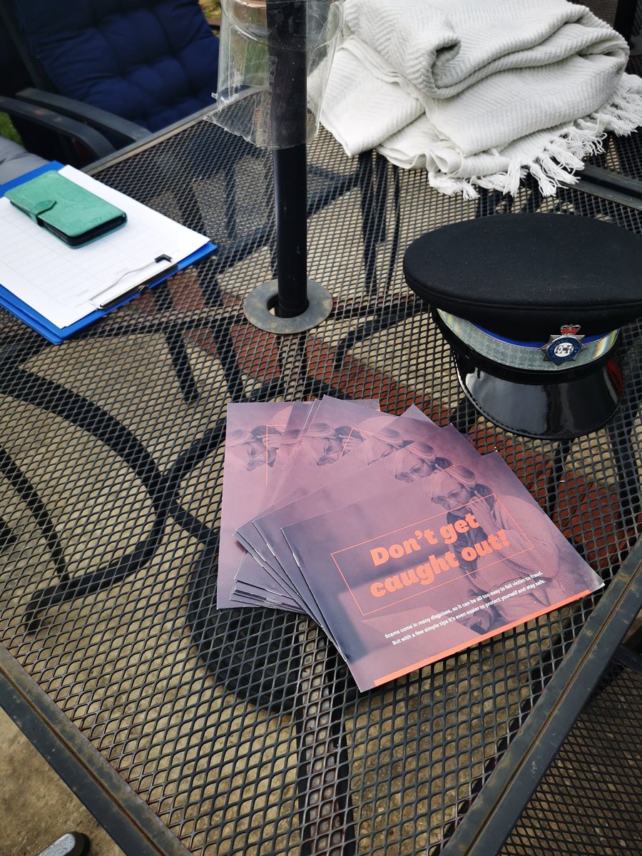 PCSOAndyW's tweet photo. #Yarborough Attended the Marshall Ave & Little Michael St NHW meeting earlier. Gave local crime report, crime prevention advice & issued booklets on Scam Awareness to attendees. Made the most of the weather & sat in the garden with refreshments ☀️☕🍰 #KeepingCommunitiesInformed https://t.co/ULF4p3xmcV