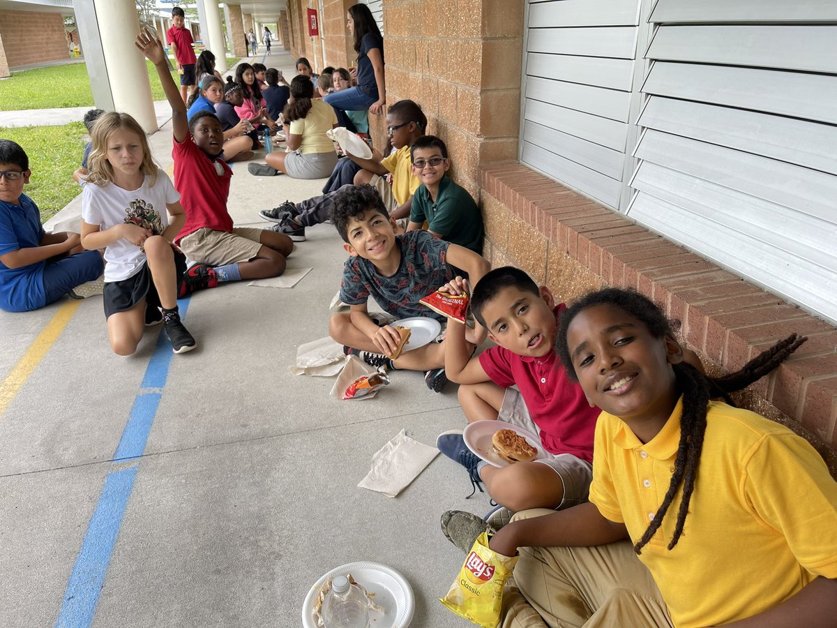 Mrs. Nuredini tweet media