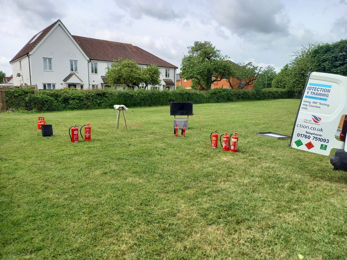 APFSafetyServ's tweet photo. Great Feedback from Long Stratton 21/05/2022.
I wanted to send you a quick email just to say ‘Thank You’ on behalf of all the participants. 
Everyone seemed really engaged with the training and will have more confidence to know what to do if those skills are ever needed. https://t.co/cuKEwewXk5