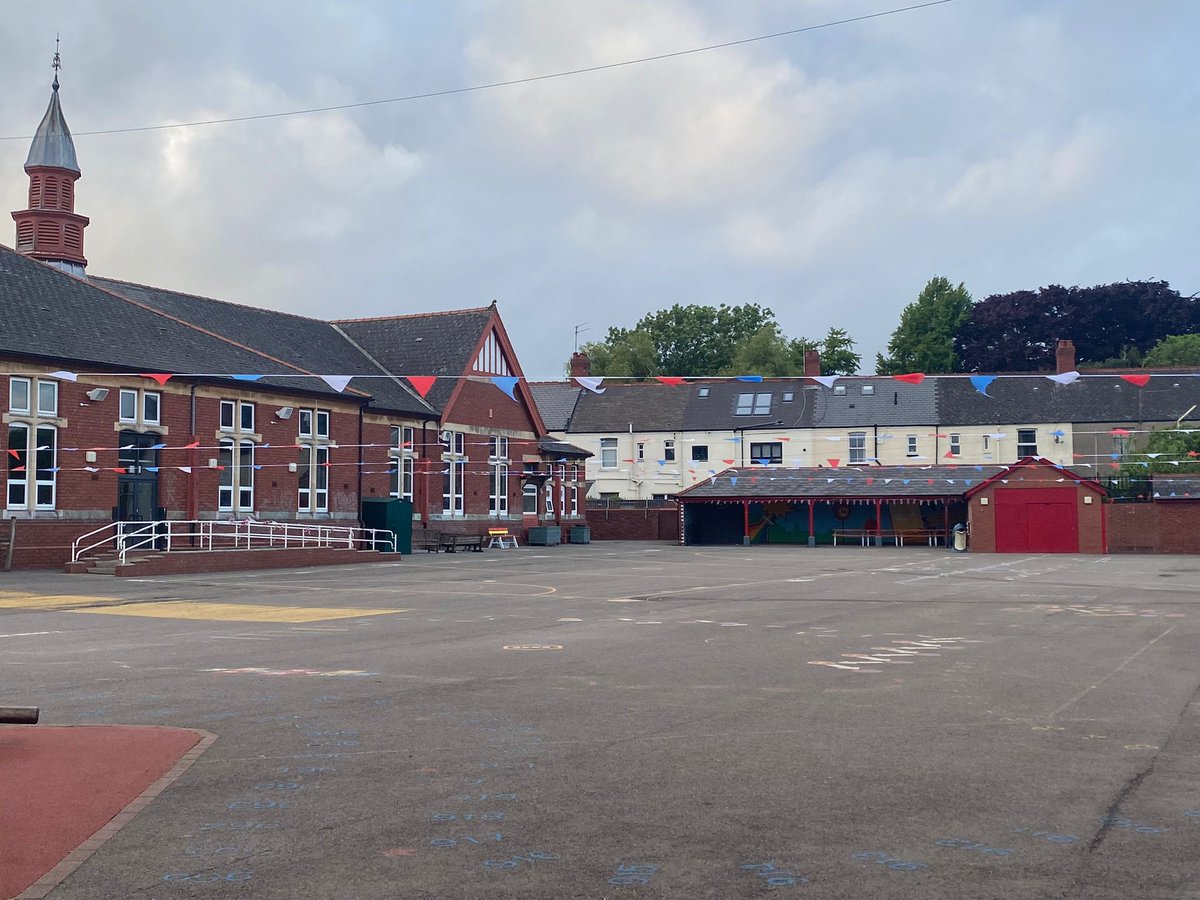 marlboroughpri's tweet photo. The team have worked so hard to make tomorrow’s Hope and Glory jubilee celebrations magical.👑🇬🇧#AimingForExcellence #TeamWork https://t.co/wFqRLfC79k