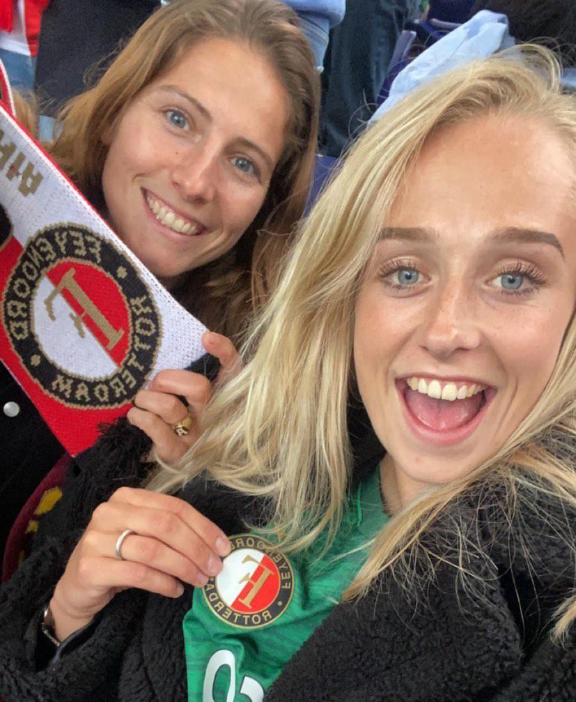 👉 <a href="/piarijsdijk/">Pia Rijsdijk</a> &amp; <a href="/CheyennevdG/">Cheyenne vd Goorbergh</a>: 𝐩𝐫𝐞𝐬𝐞𝐧𝐭 @ De Kuip! 🏟

#romfey • #UECLfinal