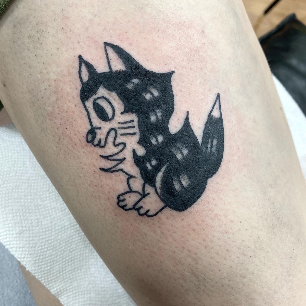 cowboylover666's tweet photo. Tattooe I made on Monday https://t.co/tQfTDdrFwv