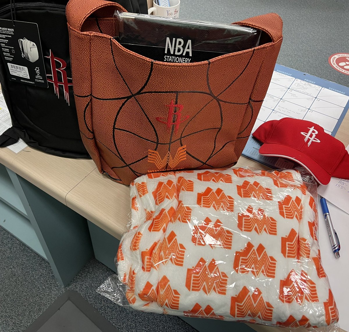 librarybooklife's tweet photo. One last shout out to our #ReadNation @HoustonRockets winners! We received our SWAG recently and we really appreciate it! Congrats to our two @OCE_BlueJays! @FBISD_Libraries @FBISDSupe @RhondaMason14 https://t.co/4sTGTaK9hE