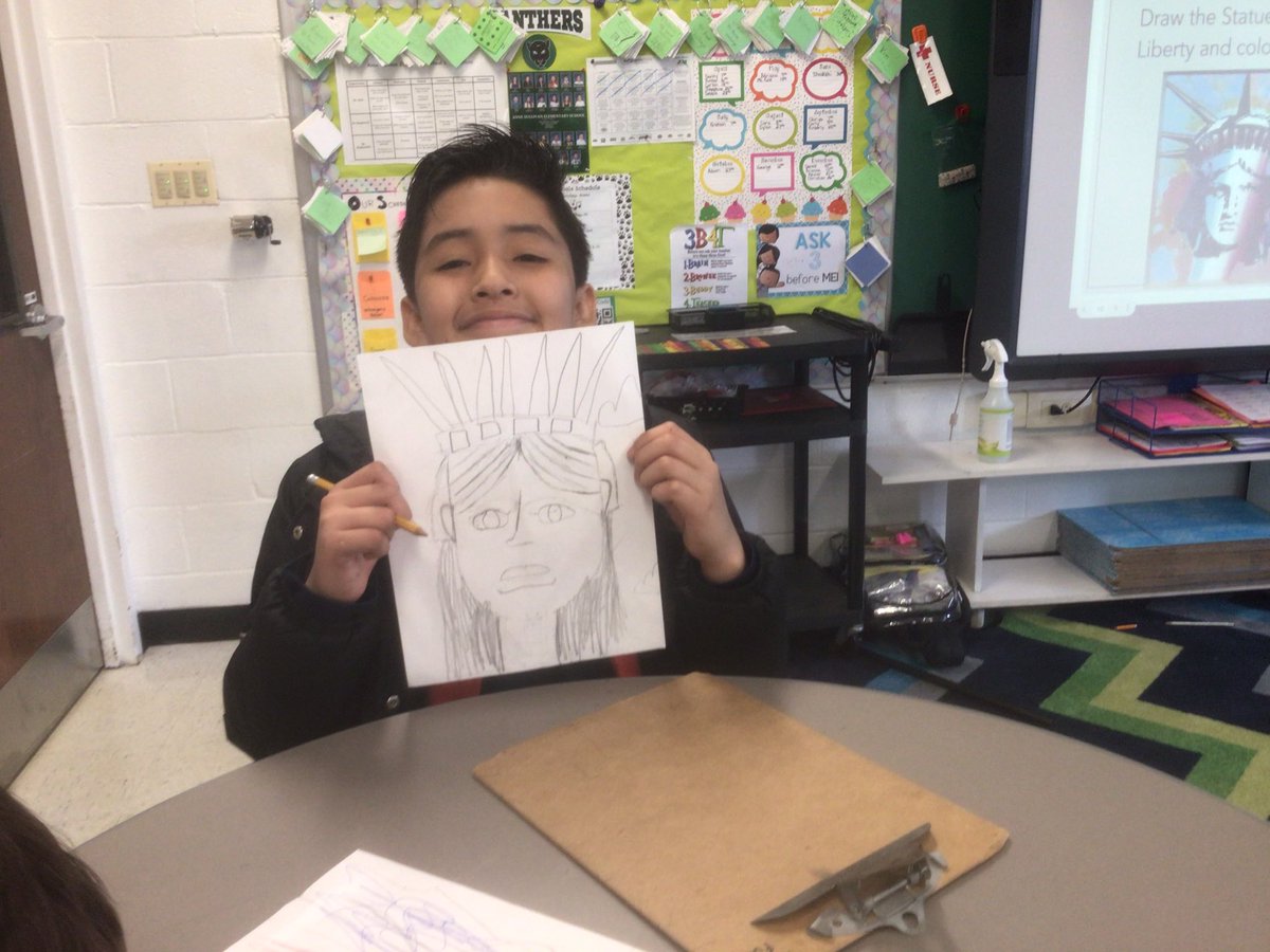 msfunksclass's tweet photo. Art in the classroom today! @PHSD23 @D23Sullivan #art #parentvolunteer #Proud2BD23 https://t.co/UE1dy4orPy