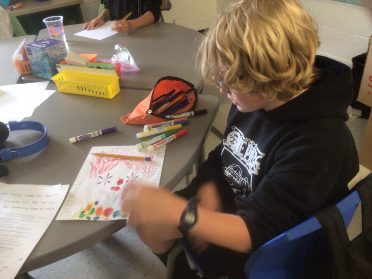 msfunksclass's tweet photo. Art in the classroom today! @PHSD23 @D23Sullivan #art #parentvolunteer #Proud2BD23 https://t.co/UE1dy4orPy