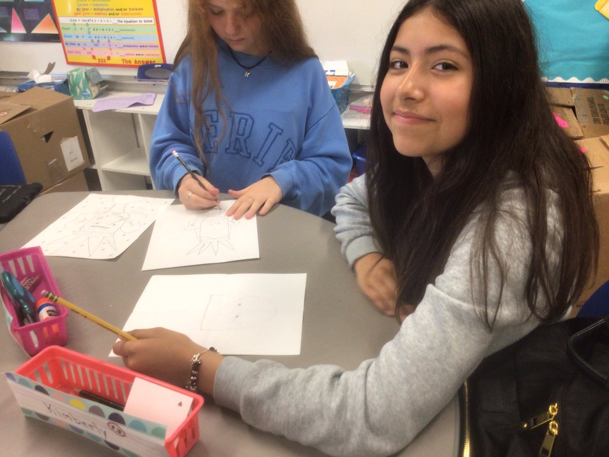 msfunksclass's tweet photo. Art in the classroom today! @PHSD23 @D23Sullivan #art #parentvolunteer #Proud2BD23 https://t.co/UE1dy4orPy