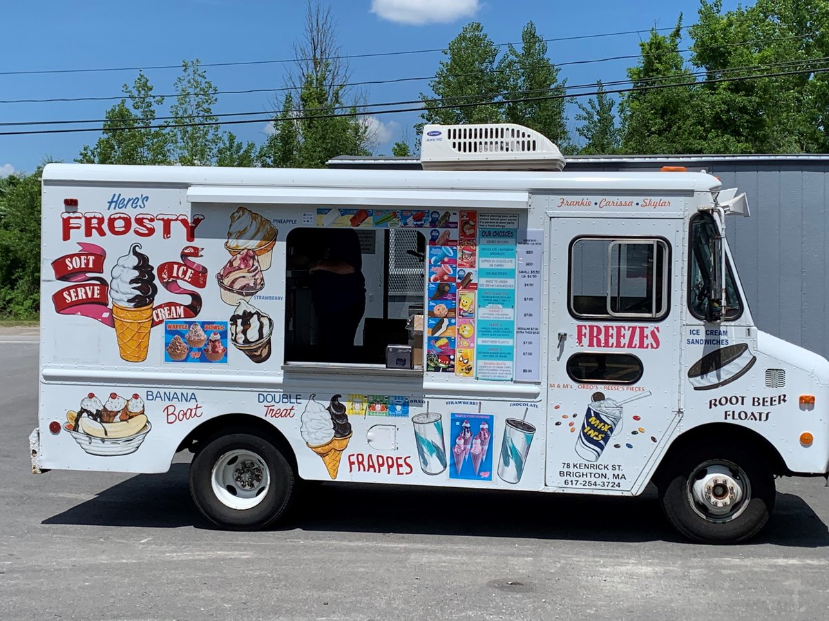 triumphmodular's tweet image. Ice Cream Social at @triumphmodular! A sweet treat to kick off the summer. The Oreo Frappes seemed like the hit of the day. Thanks, @frostyboston #icecreamdaydreams #redefiningmodular