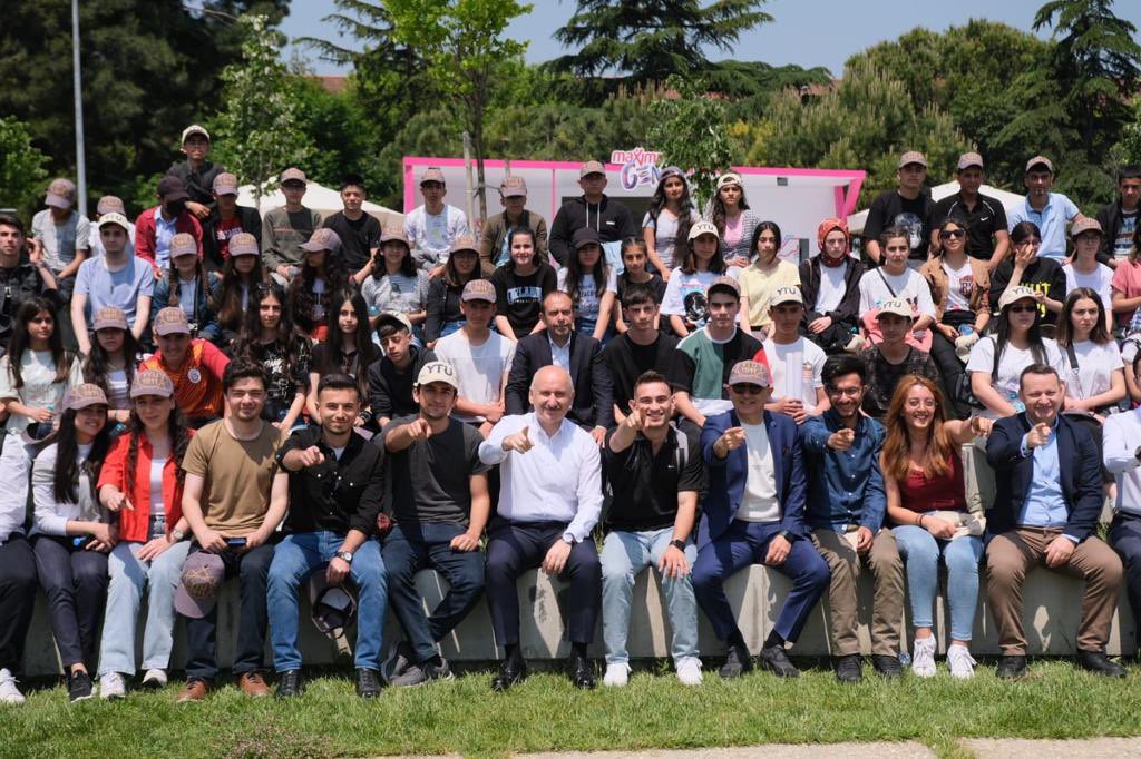 KigiKaymakam's tweet photo. "Kiğı'dan Tarihimize Yolculuk" Projesi kapsamında öğrencilerimiz;

📍YTÜ’de Sayın Bakanımız @akaraismailoglu ile bir araya gelerek söyleşi gerçekleştirdi.

Harika organizasyon ve ev sahipliği için Rektörümüz @proftameryilmaz’a teşekkürler🙏

#İyikivarsınızbizimçocuklar👩‍🎓👨‍🎓✏️📚 https://t.co/q0YikO1ILS