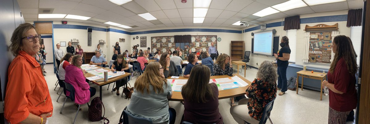 So excited to have so many people  attend the early adopter interest session!!! #Empowerfcps #fcpsva