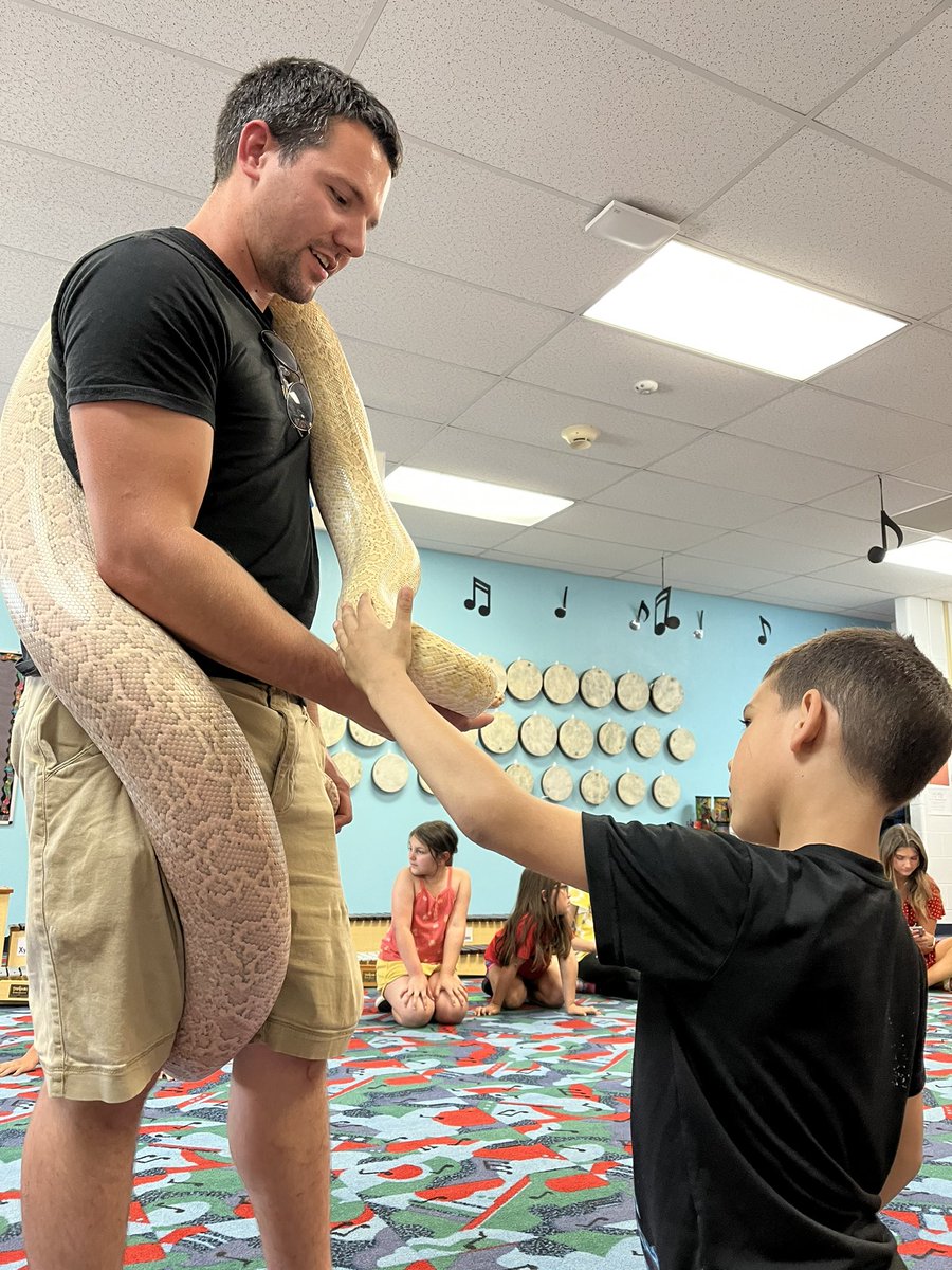 MrsZangaro's tweet photo. Realtors, &amp; Bakers, &amp; Snake Breeders..oh my!!! Career Day was wiiiiild &amp; filled with so many fun stations! Thank you to our community volunteers for showing our kiddos what they can do when they’re older 🐍 🏡 🧁 https://t.co/Uf2Ke4C0NA