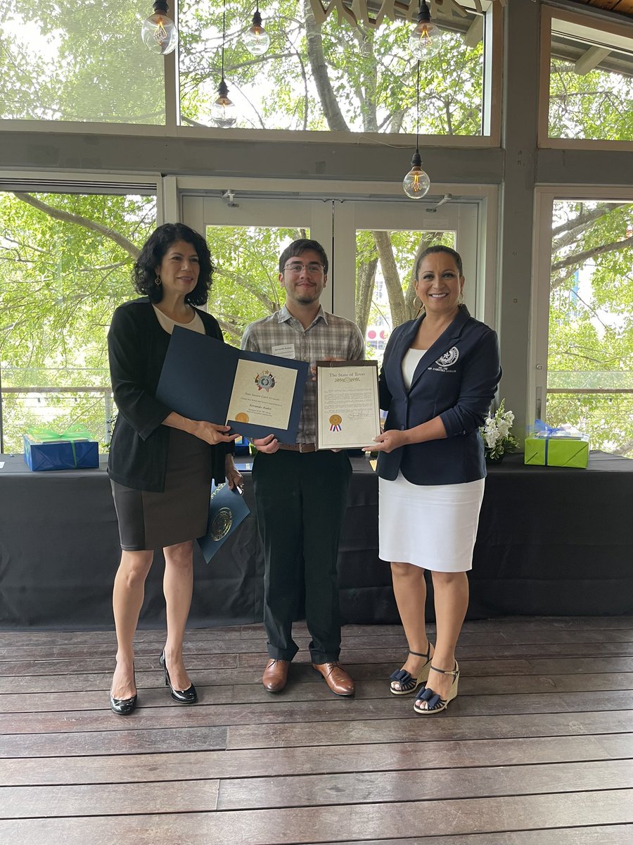 ChavezHS_HISD's tweet photo. Congratulations to our TPC Group Mark of Excellence Scholarship recipients!! We appreciate the recognition and support @TPC_Group, @RepMorales145 and @CarolforTexas!! 💙🙏🏼🐺 https://t.co/DPhodT2QPN