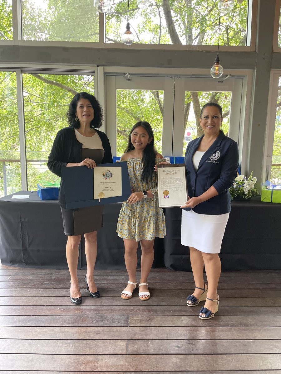 ChavezHS_HISD's tweet photo. Congratulations to our TPC Group Mark of Excellence Scholarship recipients!! We appreciate the recognition and support @TPC_Group, @RepMorales145 and @CarolforTexas!! 💙🙏🏼🐺 https://t.co/DPhodT2QPN