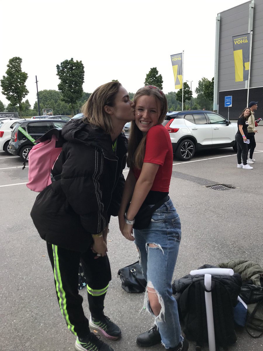 julia ♥︎ tweet media