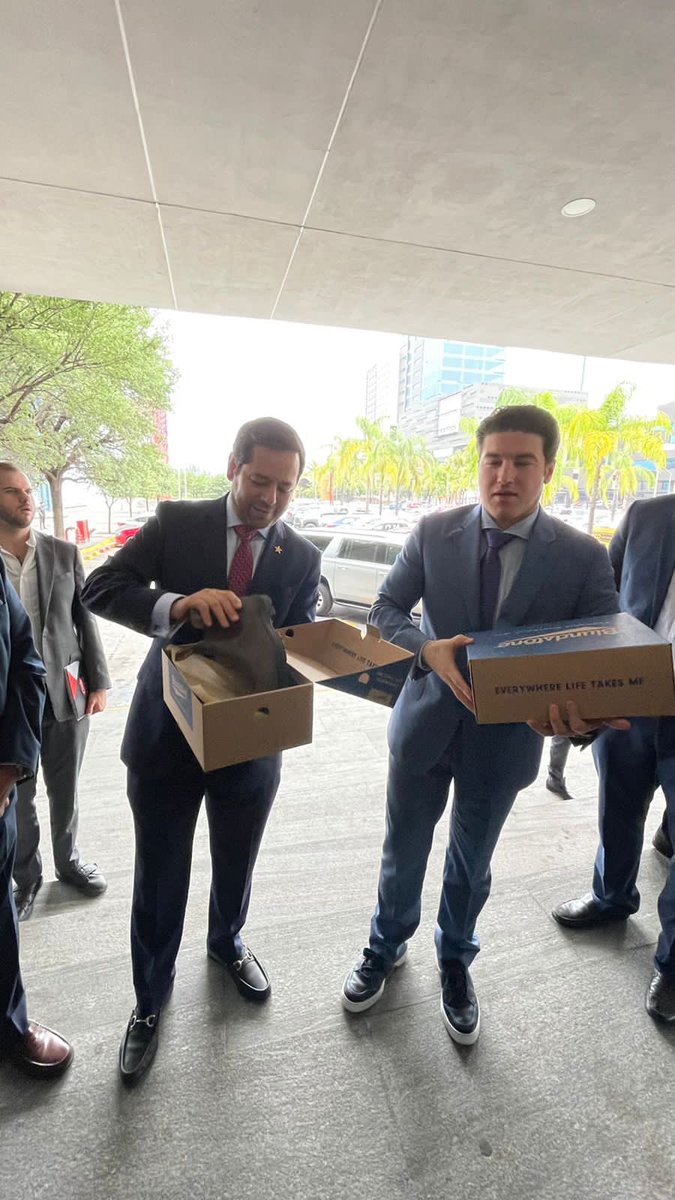 abugaberjose's tweet photo. En el recorrido de Expo #Constructo acompañamos al Gobernador @samuel_garcias en conjunto el Presidente de @cmicnacional @PacoSolaresA y el tesorero de @CONCAMIN @EduardoRmzLeal donde pudimos abordar puntos clave del sector #construccion https://t.co/ChRZFdPeKC