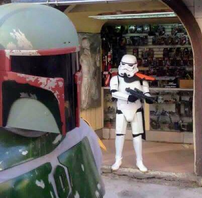 StorewarsD's tweet photo. Feliz día del orgullo Geek y Friki a todos los clientes y amigos de Store Wars!!!!! https://t.co/4ZxErIFEUT