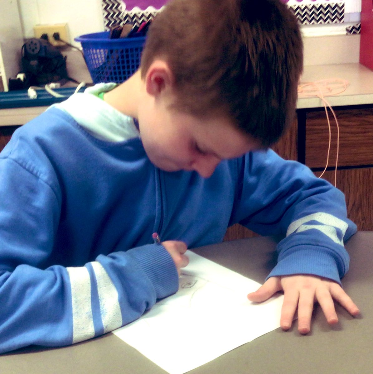 msfunksclass's tweet photo. Loving Art in the Classroom today! @PHSD23 @D23Sullivan #Proud2BD23 Learning about Peter Max #art #artists https://t.co/WWO229rUVv