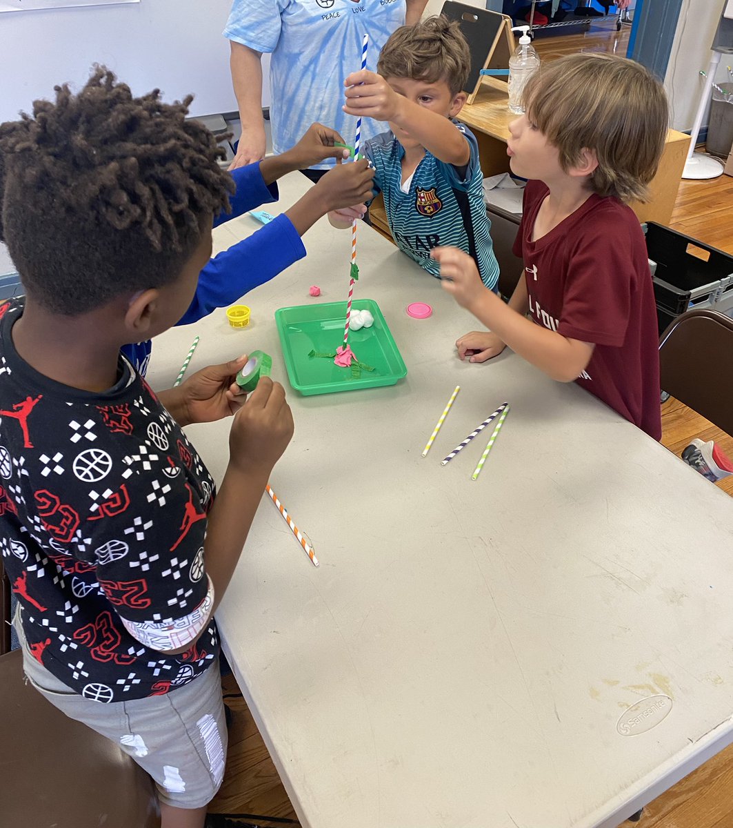 MsGallosClass_'s tweet photo. We read and watched The Lorax today, and ended the day with a Lorax STEM challenge building the tallest truffula tree! https://t.co/bG6SXRuN1K