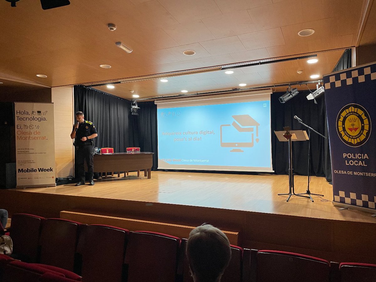 AjuntamentOlesa's tweet photo. 🔴 XERRADA: CIBERSEGURETAT
La segona jornada de la #mweekolesa ha acabat amb una conferència per conscienciar-nos sobre els perills que poden afectar a la nostra seguretat a internet.
Demà segueix la #mweekcat22 amb més activitats a #Olesa https://t.co/07DfJhVSlg