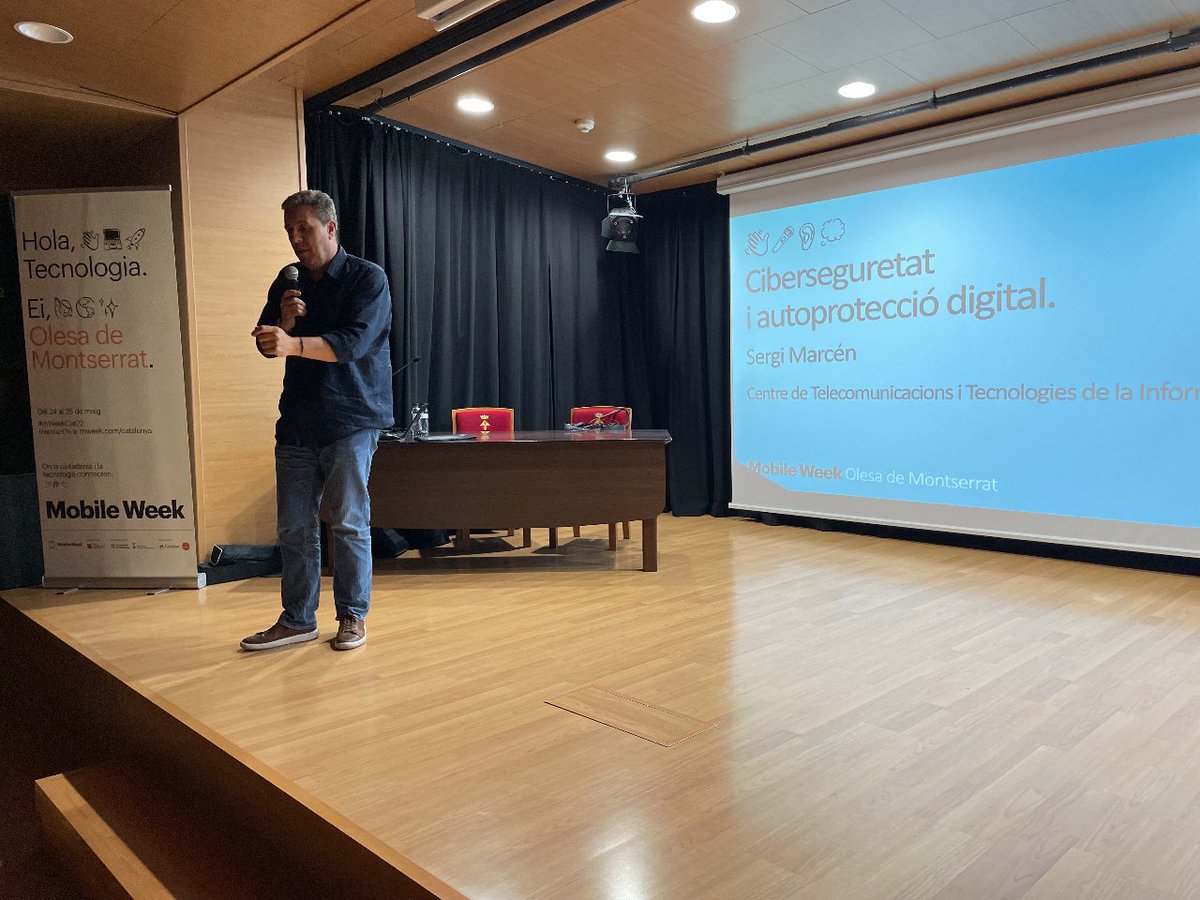 AjuntamentOlesa's tweet photo. 🔴 XERRADA: CIBERSEGURETAT
La segona jornada de la #mweekolesa ha acabat amb una conferència per conscienciar-nos sobre els perills que poden afectar a la nostra seguretat a internet.
Demà segueix la #mweekcat22 amb més activitats a #Olesa https://t.co/07DfJhVSlg