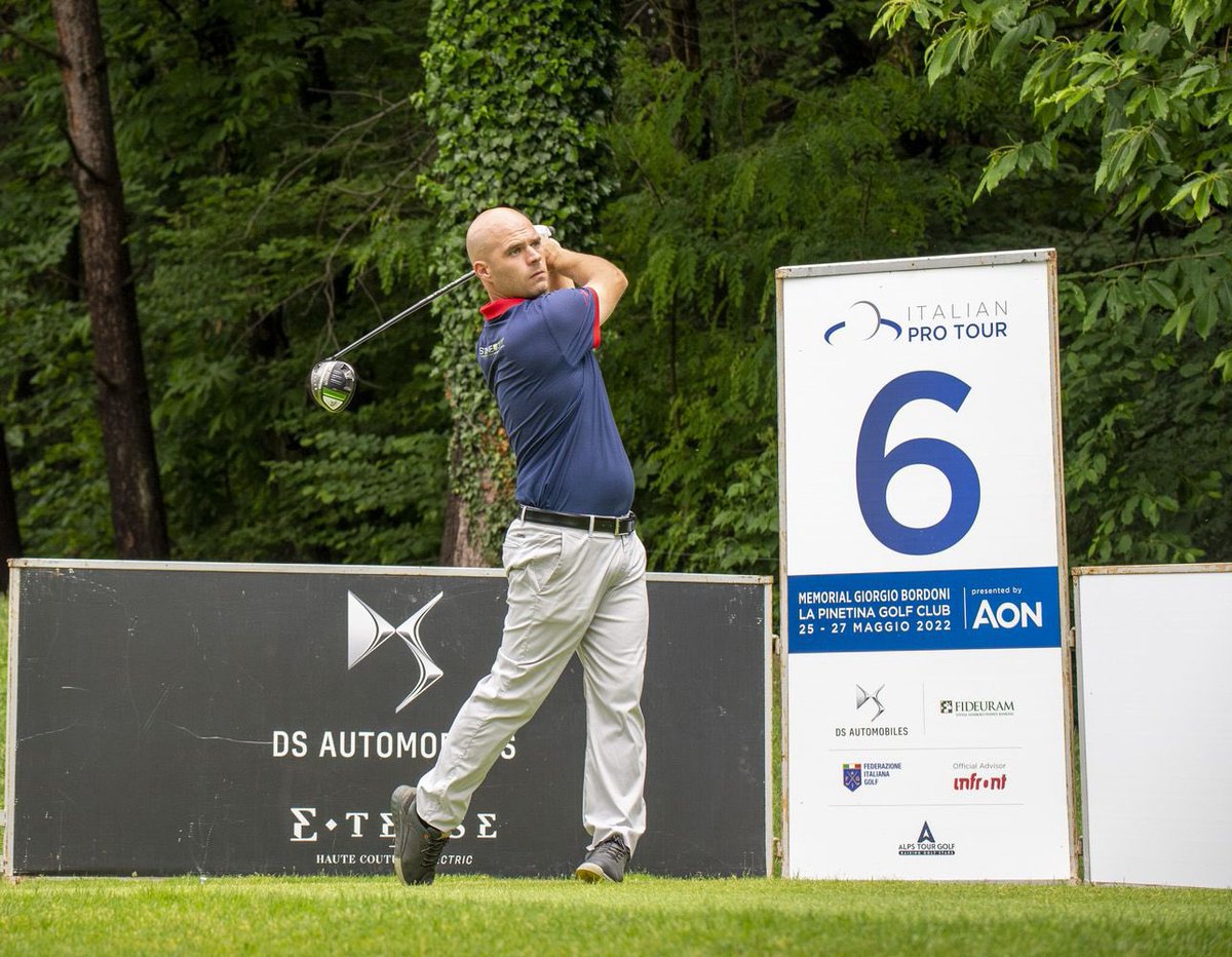 FederGolf's tweet photo. 📌 R1 #ItalianProTour, Memorial Giorgio Bordoni presented by Aon
Al termine del primo giro conducono 🇳🇱#DeHaas e 🇪🇸#Moscatel (-7). 🇮🇹#Archetti, #Magini, #Fortini e #Sanjust 3/i con -6. In Top10 anche #Mazzoli, #Romano, #Bergamaschi, #Bardas, #Pitoni e #Bregoli, 8/i con -4. https://t.co/0nZoQoxZlI