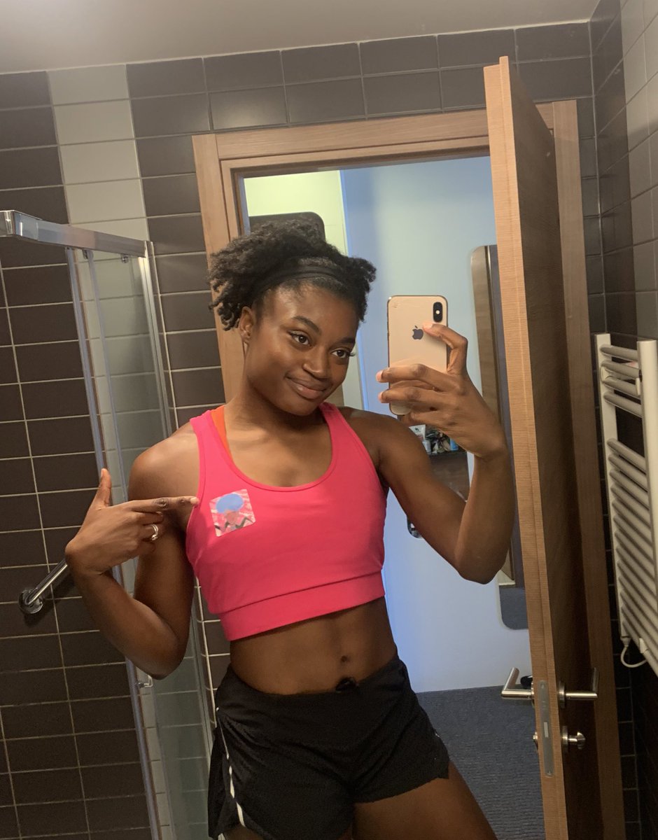 afrochicksnft's tweet photo. i created #afrochicks because i saw little true representation and diversity in the pfp space. with darker skinned nfts on the floor..
Afrochicks celebrates natural hair and black features and has allowed me to fall in love with my afro & connect with wonderful people globally๐ https://t.co/vaq4kO4cME