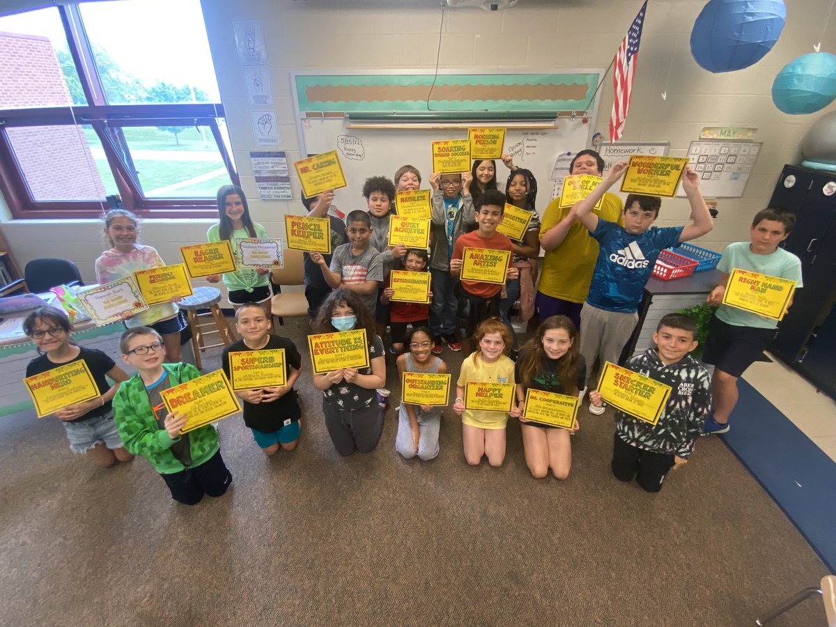 MrsReinhard5th's tweet photo. So proud of these kids and all they have accomplished this year! https://t.co/BgN6xYKbii