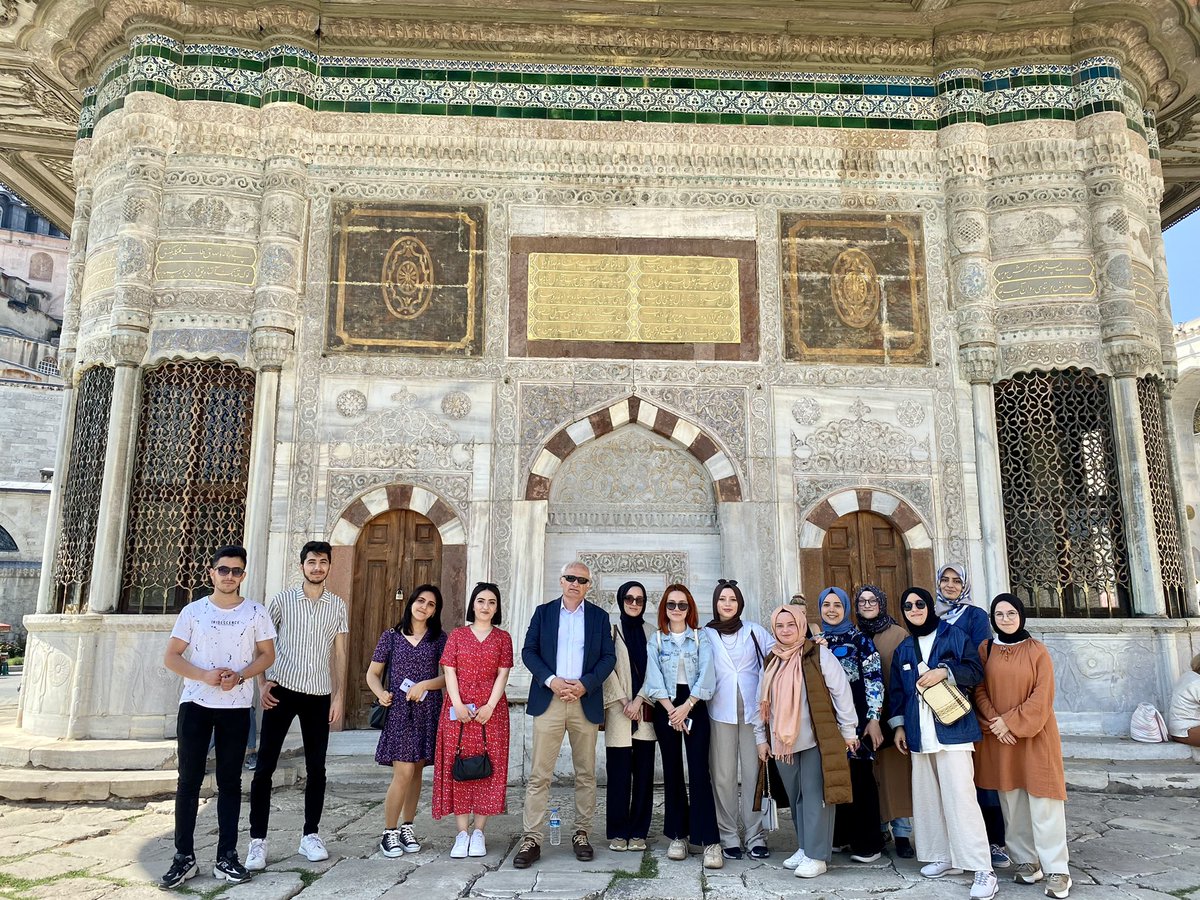 Prof. Dr. Ali Şükrü Çoruk (<a href="/alisukrucoruk/">Ali Şükrü Çoruk</a>) hocamızla Tarihi Yarımada gezimizden bir kare. 🌿

Hocamıza bu güzel gezide bizlere rehberlik ettiği için teşekkür ederiz. 🌿