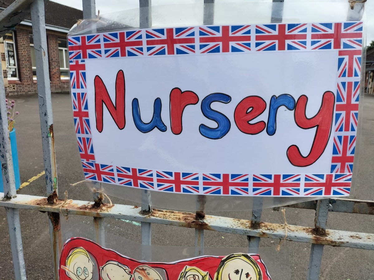 A busy evening! Please have a look at our incredible artwork on the railings! A very big thank you to Mrs Jones for all her hard work! 👏🏻 ❤️