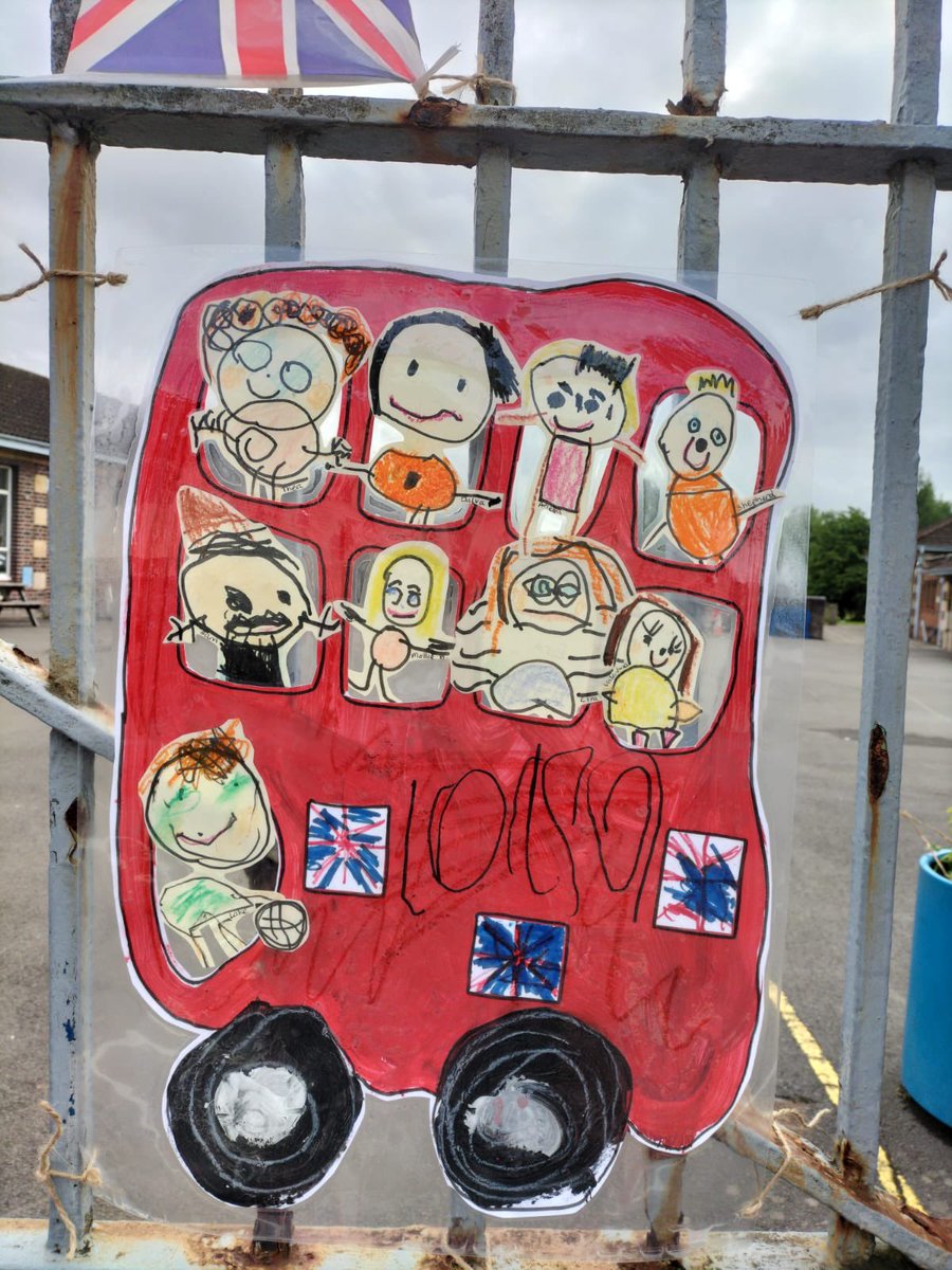 cwp_rhymney's tweet photo. A busy evening! Please have a look at our incredible artwork on the railings! A very big thank you to Mrs Jones for all her hard work! 👏🏻 ❤️ https://t.co/HdTLo7yMKr