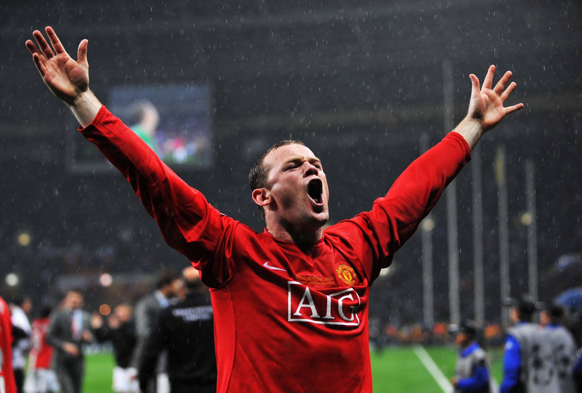 ManUtdPhotos's tweet photo. One of the greatest forwards of all time - @WayneRooney @ManUtd https://t.co/k5adk2sqMd