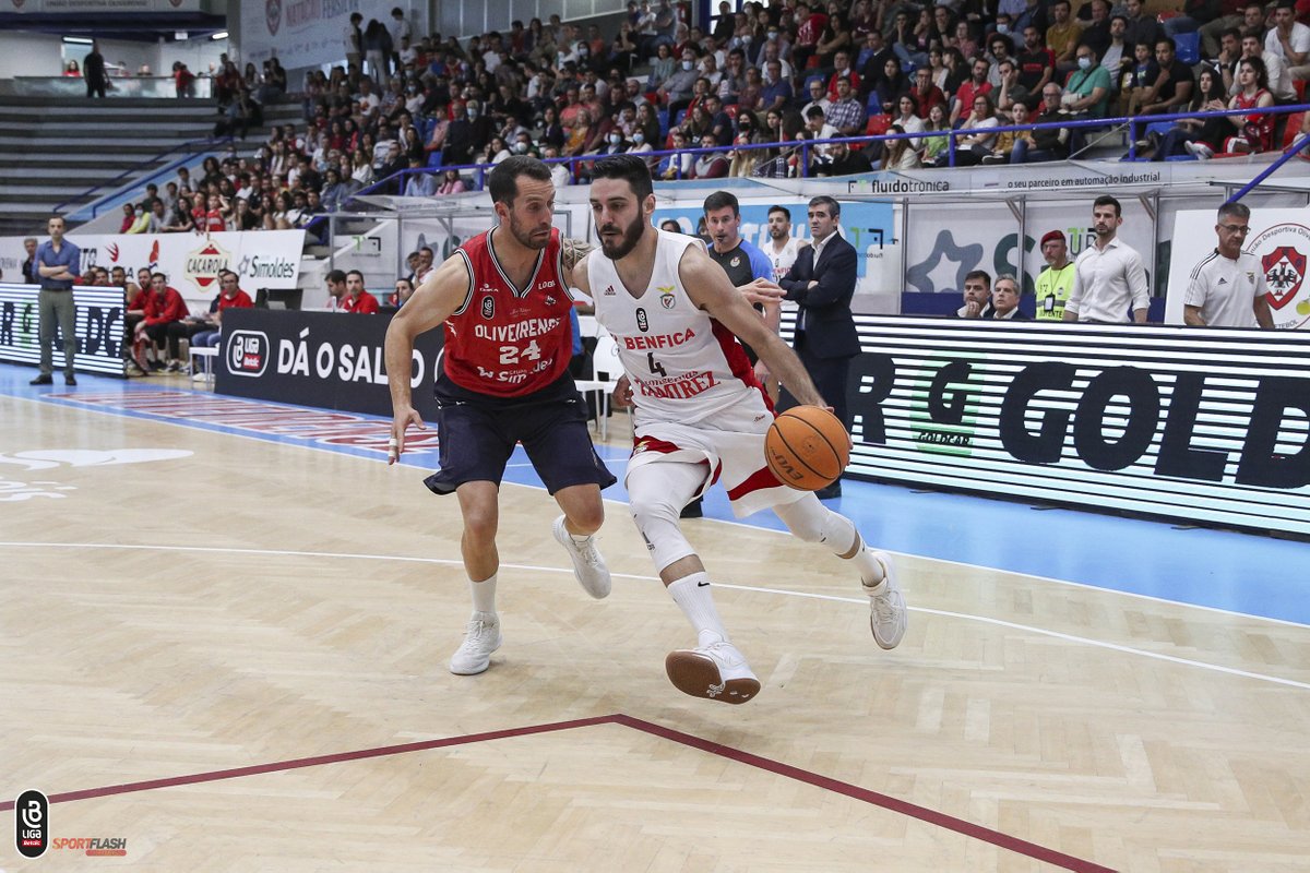 fpbasquetebol's tweet photo. 🏀 @UDObasket 60-75 @SLBenfica 
🏆 𝐋𝐢𝐠𝐚 𝐁𝐞𝐭𝐜𝐥𝐢𝐜 𝐌𝐚𝐬𝐜𝐮𝐥𝐢𝐧𝐚 (Meia-final - Jogo 3)
📍 Pavilhão Dr. Salvador Machado 
⭐ @ifalmeida (13pts, 8res, 3ast, 4rb)
📊 https://t.co/uUJsNjXQqi

#SomosBasquetebol #LigaBetclic https://t.co/dackHuHNlM