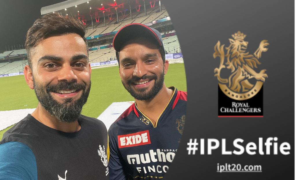 IPL's tweet photo. All smiles. ☺️ ☺️

Rajat Patidar &amp; @imVkohli strike a pose for the #IPLSelfie 🤳 after @RCBTweets' win over #LSG in the Eliminator. 👍 👍

#TATAIPL | #LSGvRCB https://t.co/MO1gzXyS5D